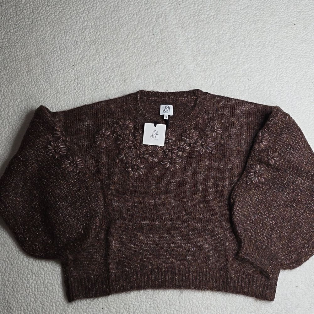 DRA Los Angeles Cynthia Floral Applique Sweater Cocoa Large - Picture 3 of 8